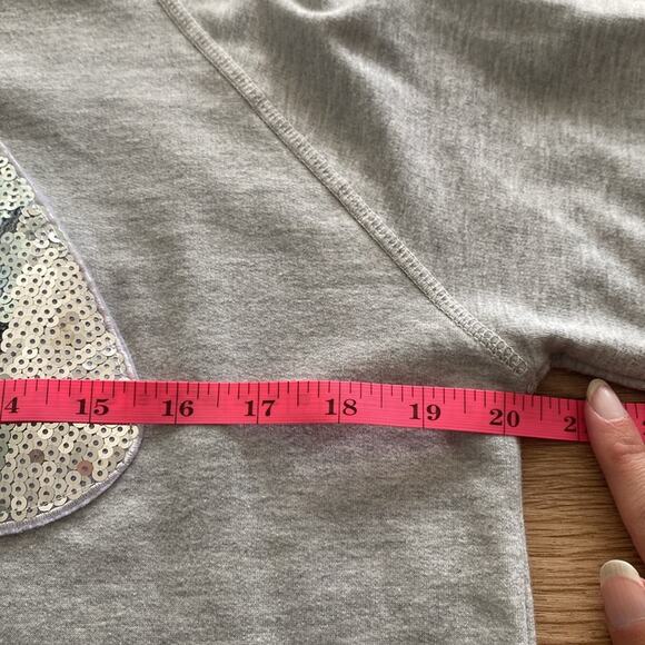 Sojara vintage reworked biting lip sequin ripped sweatshirt sz M - Picture 5 of 7